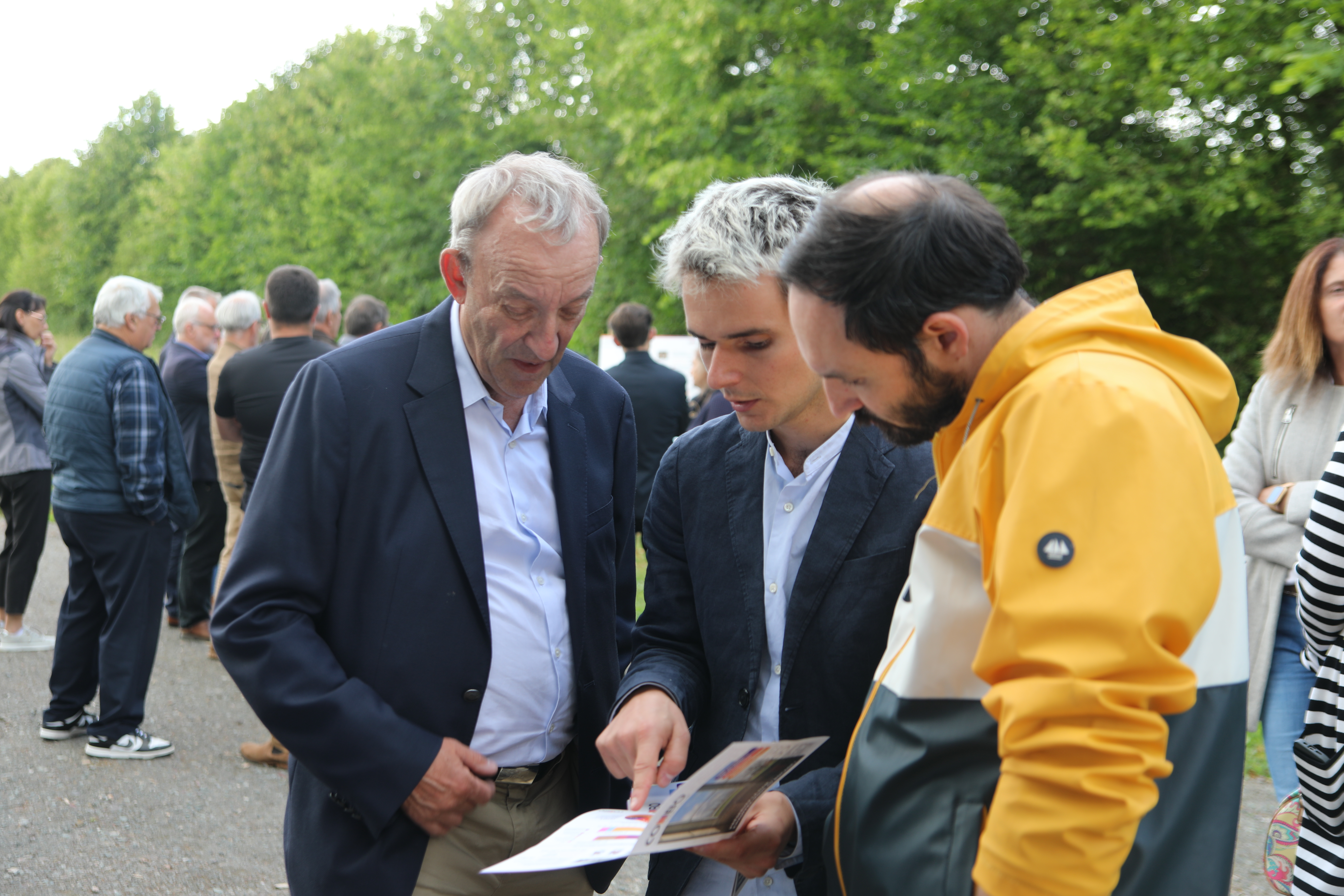 Élus et partenaires du territoire ornais réunis lors de l'inauguration de la chaufferie d'Échauffour, juin 2026